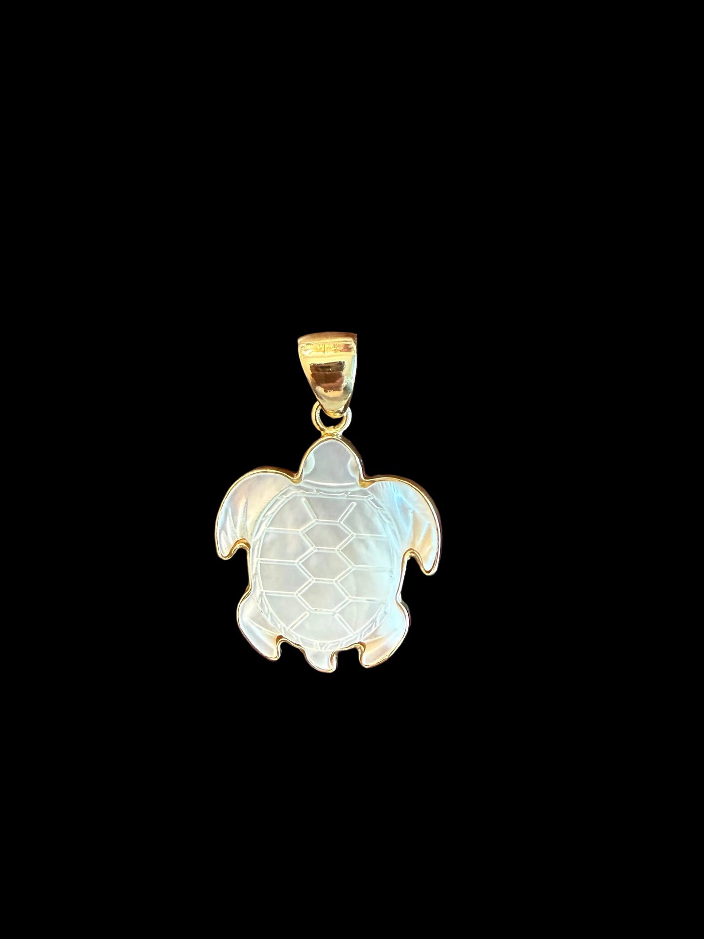 Pendant Mother of Pearl Turtle