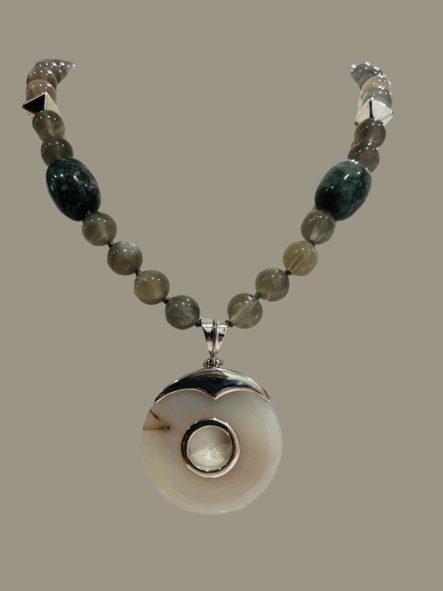 Necklace Shades of Gray