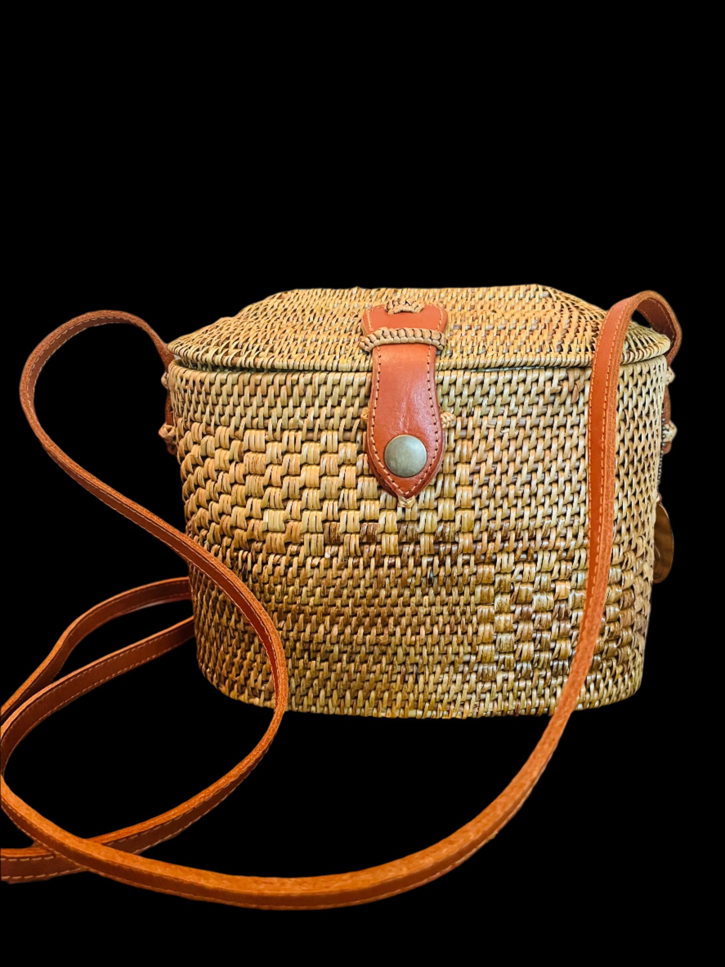 Purse Ata Vine Crossbody with Curved Top