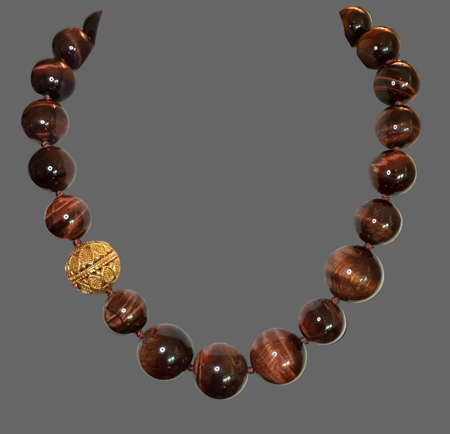 Mohgany Eyes and Gold