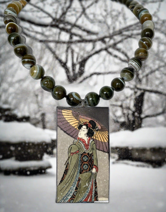 Necklace - Geisha In Falling Snow