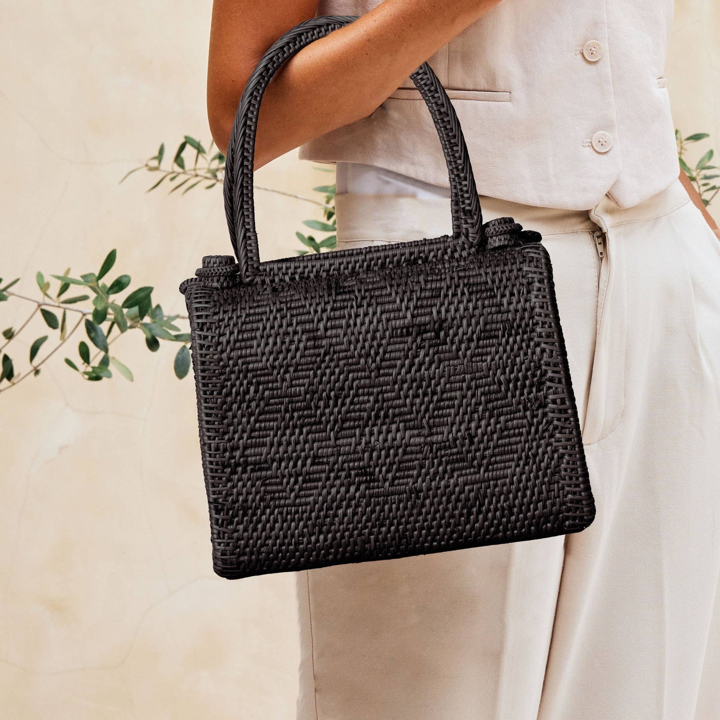 Ata Vine Handbag - Black