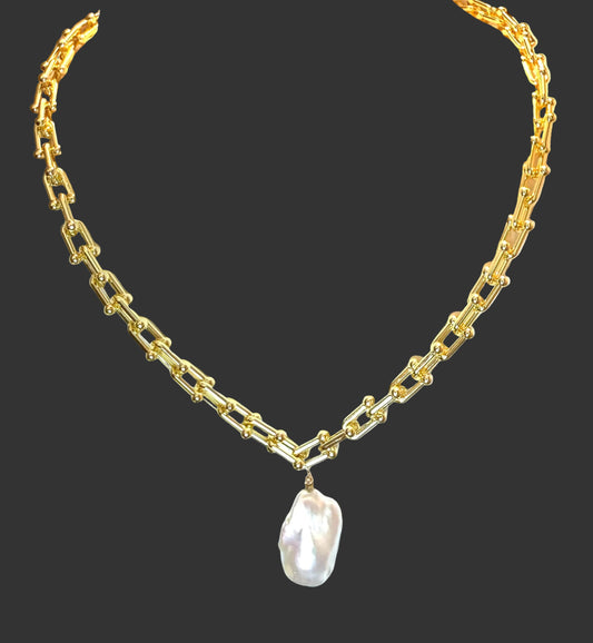 Substantial Chain & Lovely Baroque Pearl