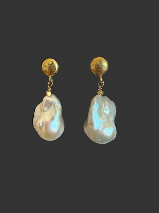 Arrabella Earrings Pearl Baroque White