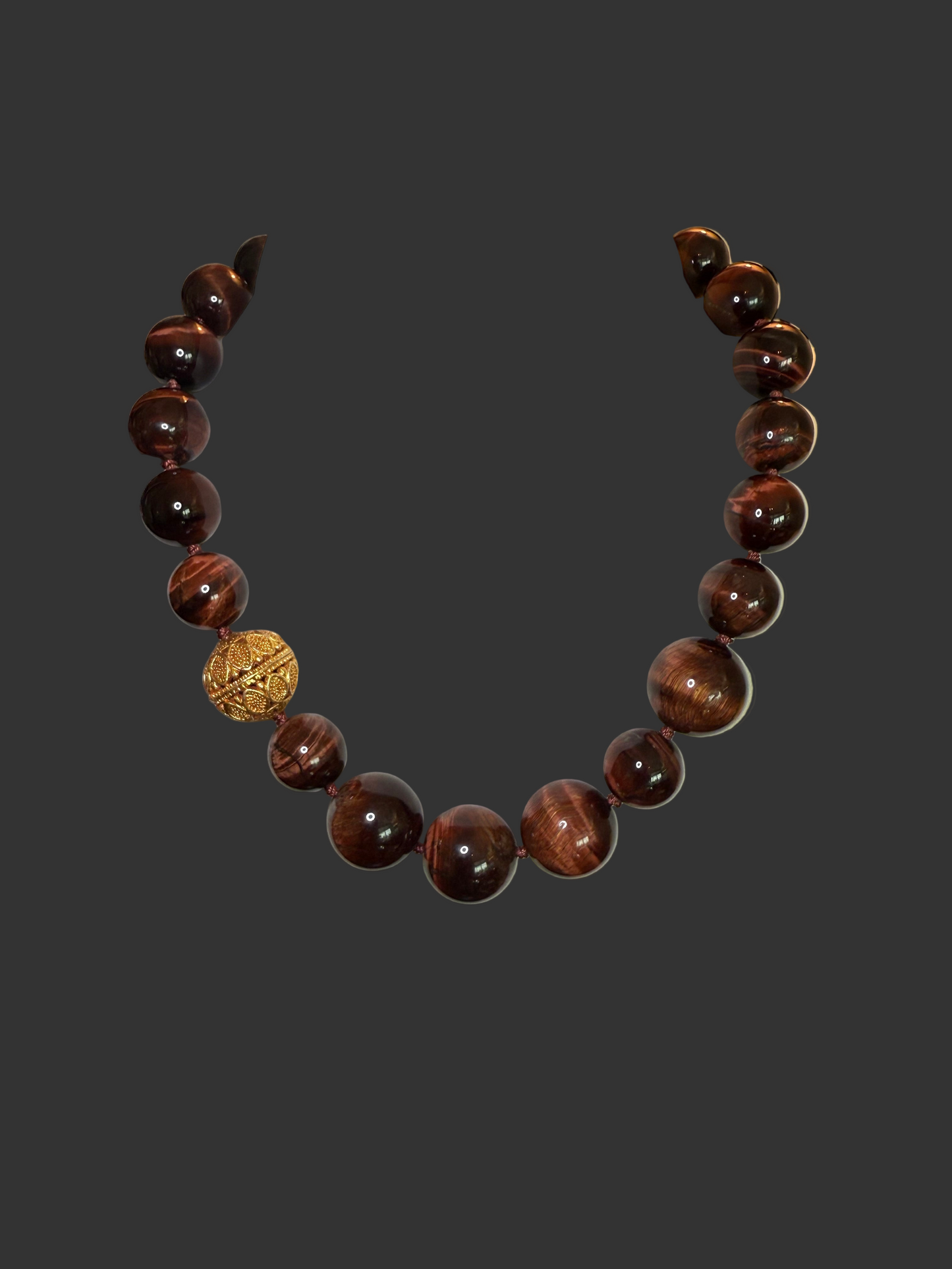 Mohgany Eyes and Gold