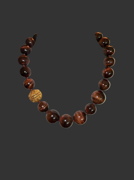 Mohgany Eyes and Gold