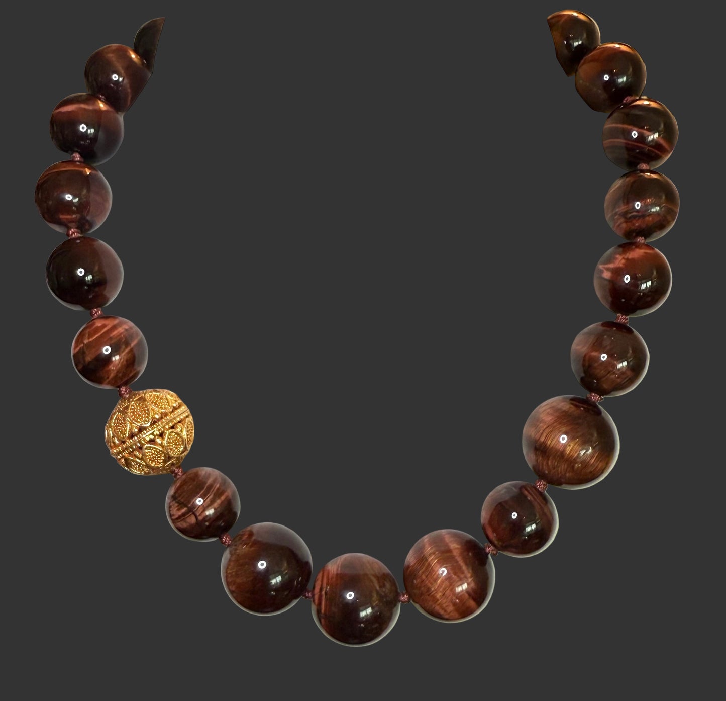 Mohgany Eyes and Gold